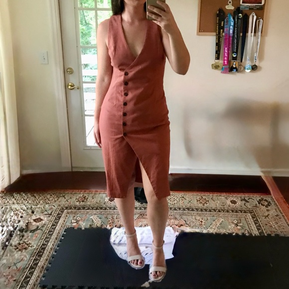 Astr Dresses & Skirts - Astr Midi Wrap Dress